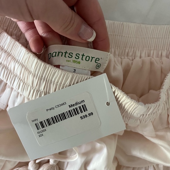 Pants Store Mini Skirt, Ivory, Size M, NWT!! - Picture 3 of 4